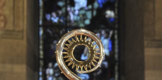 Kolumni: Oli kirkko piispallinen tai piispaton, papistolla on aina joku esihenkilö