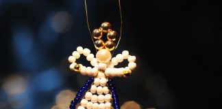 Toiset jouluperinteet pysyvät, toisten merkitys laskee – haudoilla käydään yhä, mutta joulurauhan julistus ei enää kokoa kaikkia