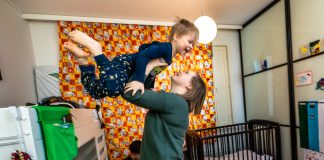 Rukous on arjen turvatankkausta – sairaanhoitaja rukoilee kanyylia laittaessaan ja opiskelija saa lohtua stressiin