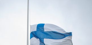 Piispa Teemu Laajasalo ehdottaa pitkäperjantaiksi suruliputusta koronan takia