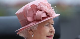 Kuningatar Elisabet II on kuollut – kirkkojen johtajat muistelevat hänen uskoaan