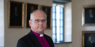 Porvoon hiippakunnan piispa Bo-Göran Åstrand vieraana Kotimaan ja Radio Dein Piispan kyselytunnilla