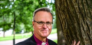 Arkkipiispa kertoo Eeva-lehdessä muuttaneensa käsitystään avioliitosta – ”Tulisin hyvin toimeen kirkossa, jossa vihkikaava olisi sukupuolineutraali”