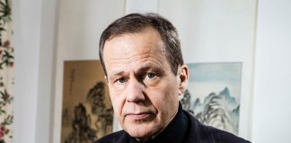 Professori Miikka Ruokanen uskoo, että kansankirkon jälkeen koittaa sateenvarjokirkon aika – erilaiset messuyhteisöt kukoistavat