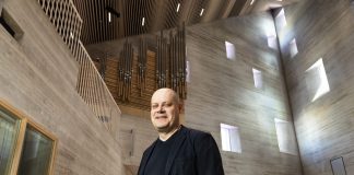 Elämää suurempia rakennuksia – Arkkitehti Anssi Lassilan työpöydällä syntyy kirkkoja