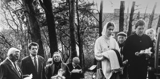 Mysteerikuva: Ketkä ovat puutarhassa? – Katso myös edellisen kuvan ratkaisu