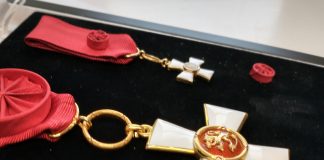 Kirkon työntekijöille myönnettiin kunniamerkkejä, joukossa yksi piispa – katso nimet