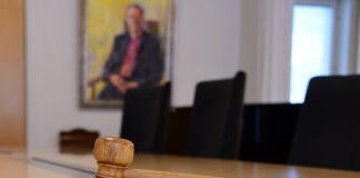 Lapuan tuomiokapituli saa ratkaistavakseen kysymyksen Jyväskylän kirkkojen käytöstä sateenkaariparien vihkimiseen