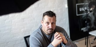 Kirkon johtajille puhuva Harri Gustafsberg: Stressi tekee ihmisestä itsekkään