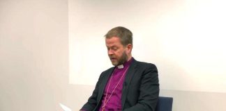 Helsingin hiippakunta julkaisi videon, jossa miespapit lukevat naispappien kuulemia asiattomia kommentteja