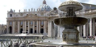 Katolisten johtajien konferenssi päättyi – Paavi: Seksuaaliseen hyväksikäyttöön syyllistyneet papit