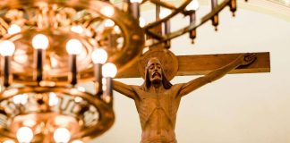 Kolumni: On populismia väittää, että kirkossa ei puhuta Jeesuksesta