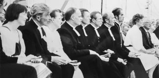 Mysteerikuva: Papit penkissä? – Katso myös edellisen ryhmäkuvan ratkaisu