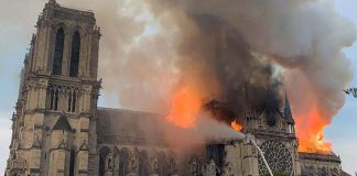 Pariisin Notre Dame -katedraali tuhoutui pahoin palossa – ”Kadulla kuului huokailua ja kauhistelua,