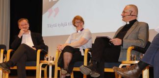 Piispat Hintikka ja Åstrand: Kirkon ja ääriliikkeiden keskusteluissa kynnyskysymys on ihmisarvo