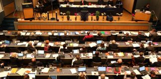 Kirkolliskokouksen paikat menevät uusiksi hiippakuntarajojen mukana – katso voittajat ja häviäjät