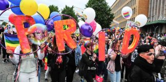 Herättäjä-Yhdistys järjestää sateenkaariseurat Pride-viikon päätteeksi Helsingissä