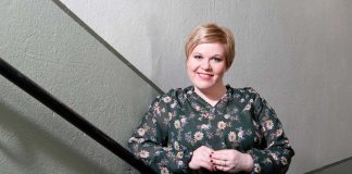 Uusi kirkkoministeri Annika Saarikko seuraa tiiviisti kirkon keskustelua ja toivoo enemmän aikaa seurakuntayhteydelle