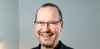 Viron kirkko palkitsi kirkkoherra Jouni Turtiaisen – ”Maallisista asioista ei voi tulla evankeliumia”