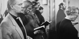 Mysteerikuva: Ketkä veisaavat? – Katso myös edellisen kuvan ratkaisu