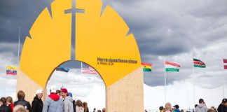 Piispa Keskitalon haaste lestadiolaisten Suviseuroissa: Vahvistakaa positiivista uskonnonvapautta