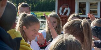Ruotsinsuomalaisten rippikoulut kasvussa – ”Kaste oli hyvin erityinen hetki”