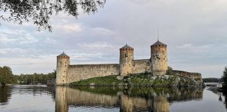 Pyhän Olavin päivä ja oopperajuhlat käynnissä Savonlinnassa – myös seurakunta mukana juhlahumussa