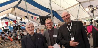 Suomen Raamattuopisto juhli 80 vuottaan ja haastoi kirkkoa – ”Kirkas ääni on himmentynyt väittelyn sorinaksi”