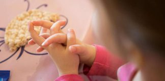 Päiväkerhojen suosio romahti – osa seurakunnista kokeilee kaksivuotiaiden kerhoja