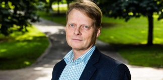 ”Raamattu on pyhä, mutta sillä voidaan rakentaa esteitä” – Herättäjä-Yhdistyksen puheenjohtaja vastaa Raamattuopistolle