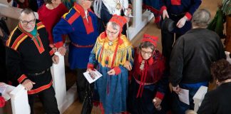 ”Ilonkyynelten paikka” – Raamattu pohjoissaameksi otettiin virallisesti käyttöön Utsjoella