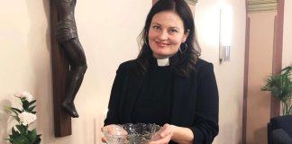 Kokoomus valitsi puoluesihteeriksi papin – ”Kohtaamistaidoista on hyötyä myös politiikan puolella”