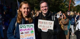 Kummityttö kutsui kummisedän mukaan mielenosoitukseen ilmastotekojen puolesta