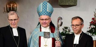 Historian siivet havisivat tänään – viisi Porvoon hiippakunnan piispaa samassa valokuvassa