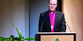 Arkkipiispa kirkolliskokoukselle: Valtaa on voitava tarkastella kriittisesti – mieluiten asiallisen