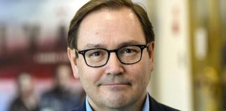 Elisan toimitusjohtaja Veli-Matti Mattila: Kirkossa paikallinen johtaminen vahvempaa kuin ylätason