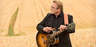 Joel Hallikaiselle oma ohjelmasarja Radio Deihin