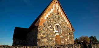 Arvio: Kovia kokenut kirkkoherra muistelee