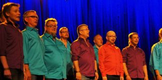 Gaykuoro esiintyy ensi kertaa kirkkotilassa