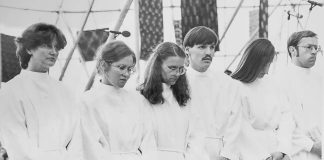 Mysteerikuva: Ketkä seisovat albat päällä? – Katso myös edellisen kuvan ratkaisu