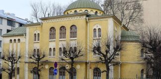 Turun synagogaa tuhrittiin punaisella maalilla vainojen uhrien muistopäivänä