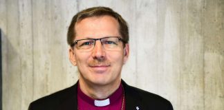 Kolumni: Antaisitko rahasi suurseurakunnalle vai yhteisölle, jossa käyt messussa tai kerhossa?