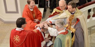 Ivan Laptev vihittiin Inkerin kirkon piispaksi – Seppo Häkkinen: ”Ole sillanrakentaja”