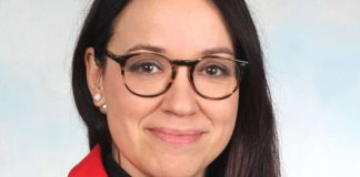 Mirva Ahola valittiin Oulun hiippakunnan pappisasessoriksi