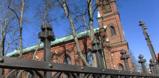 Katolisesta kirkosta eroaminen viisinkertaistui Suomessa viime vuonna