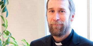 Mikko Alava valittiin Agricolan suomalaisen seurakunnan kirkkoherraksi