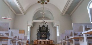 Varautuminen epidemiaan pudotti kirkossakävijöiden määrän – netti nousee kirkon työssäkin arvoonsa