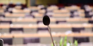 Kirkkovaltuustot ja -neuvostot saavat kokoontua poikkeuslaista huolimatta