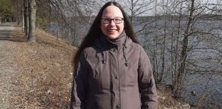 Imatralainen kirkkomuusikko Heini Vesterinen alkoi keikkailla pihoilla – takana kymmeniä lauluhetkiä