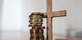 Koronakriisi saattaa haukata kirkollisverosta viisi prosenttia